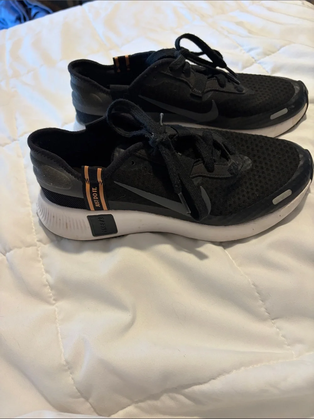 NIKE Black Athletic Sneakers with Subtle Logo